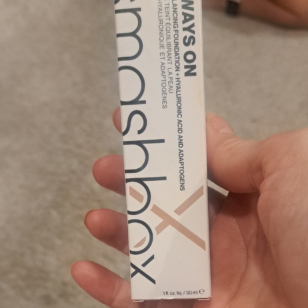 Smashbox Radiant Glow Skincare White and Gold